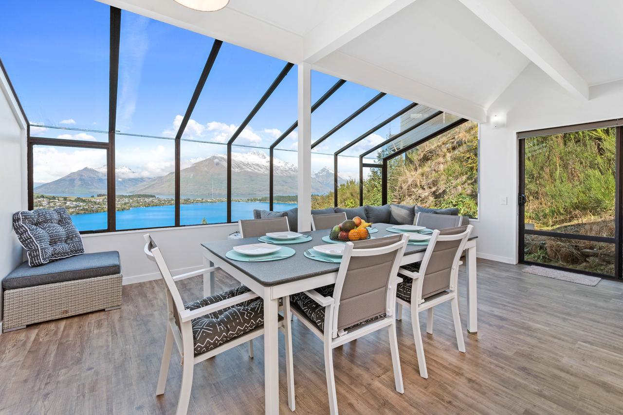 Picturesque Views At Woodlands Close Queenstown Bagian luar foto